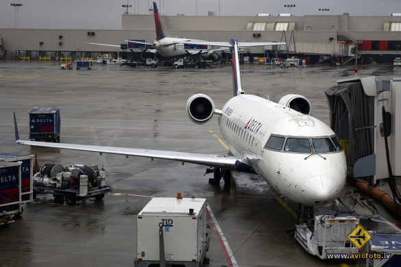 Bombardier CRJ-200ER (CL-600-2B19)